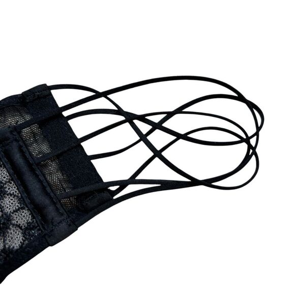 Two Pairs Ladies Victoria’s Secret Panties Size Medium - Picture 5 of 11